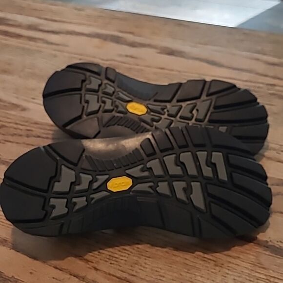 Vibram sz 10M mens strapped sandles - Picture 4 of 5